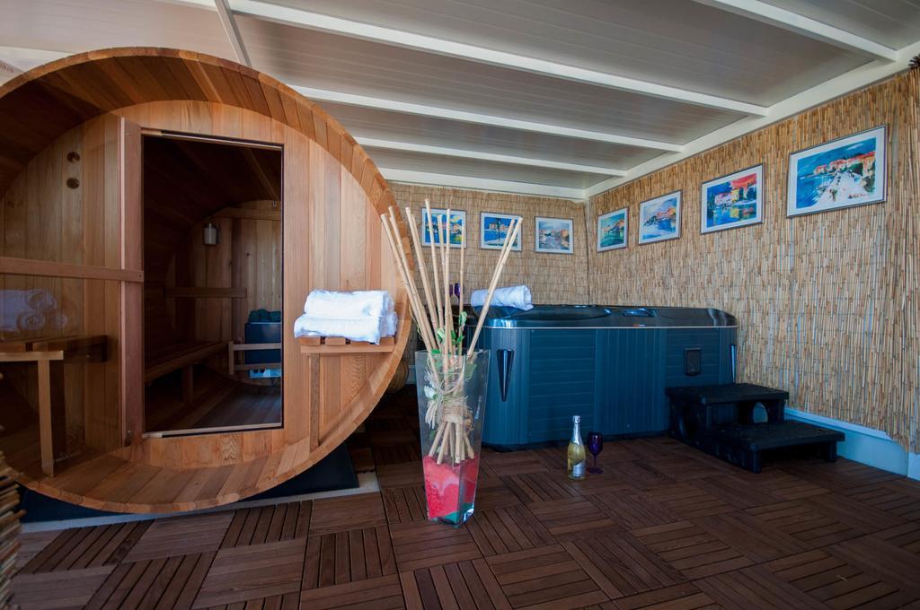 Camping Adria Mobile Homes In Camping Kastanija Novigrad  Luaran gambar