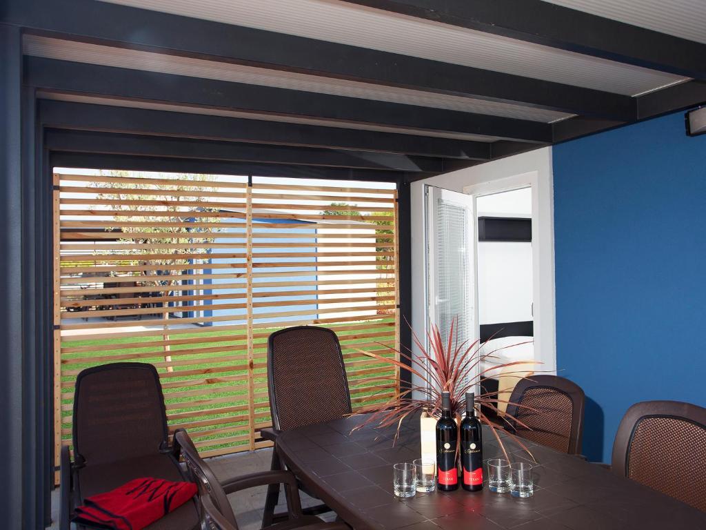 Camping Adria Mobile Homes In Camping Kastanija Novigrad  Luaran gambar