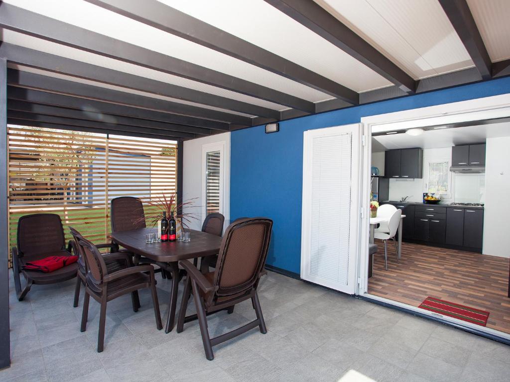 Camping Adria Mobile Homes In Camping Kastanija Novigrad  Luaran gambar