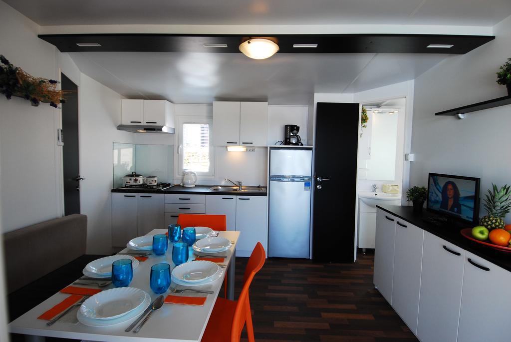 Camping Adria Mobile Homes In Camping Kastanija Novigrad  Luaran gambar