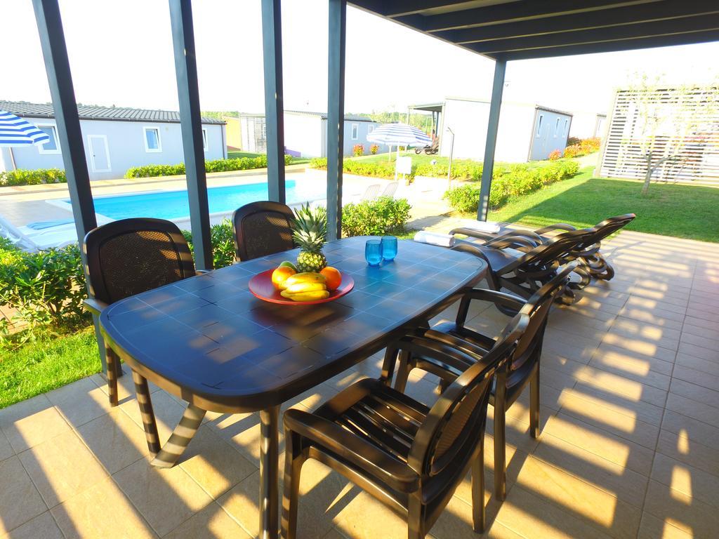 Camping Adria Mobile Homes In Camping Kastanija Novigrad  Luaran gambar