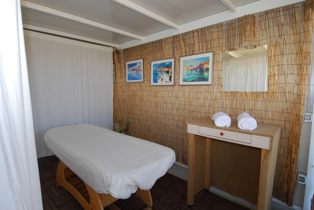 Camping Adria Mobile Homes In Camping Kastanija Novigrad  Luaran gambar