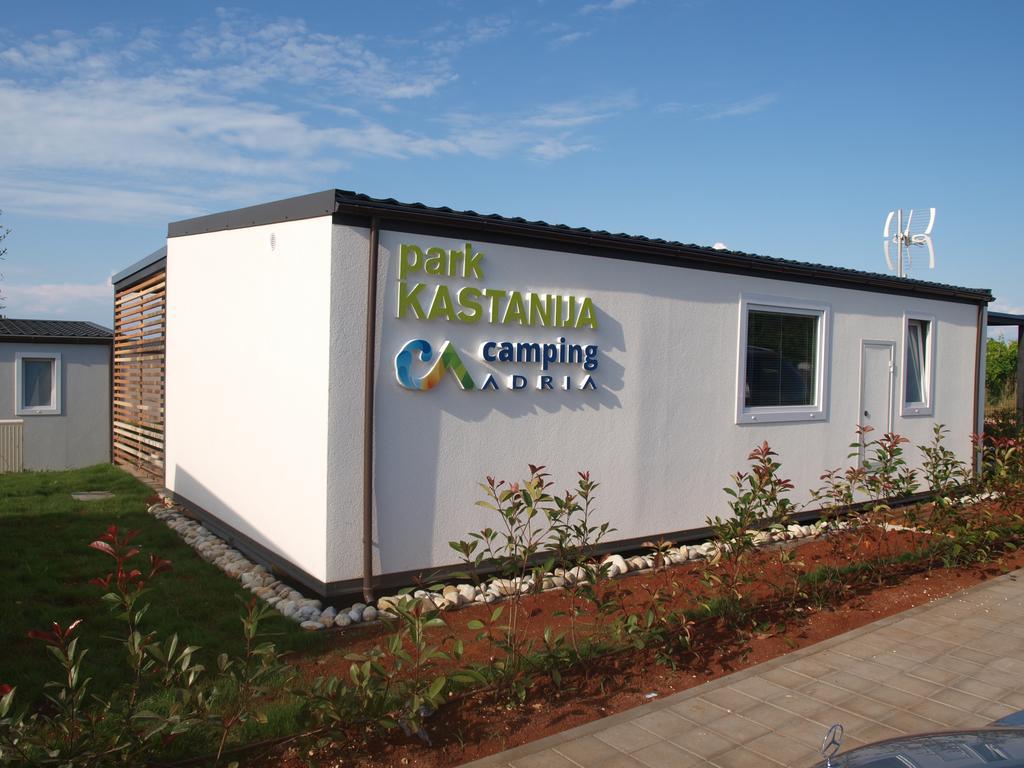 Camping Adria Mobile Homes In Camping Kastanija Novigrad  Luaran gambar