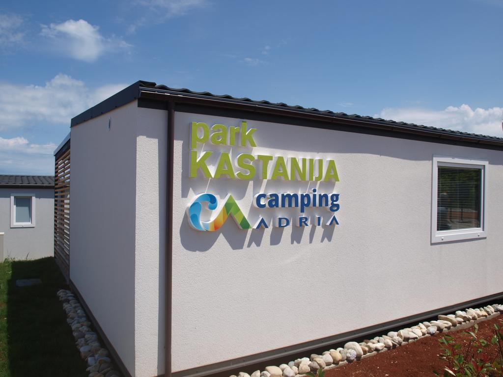 Camping Adria Mobile Homes In Camping Kastanija Novigrad  Luaran gambar