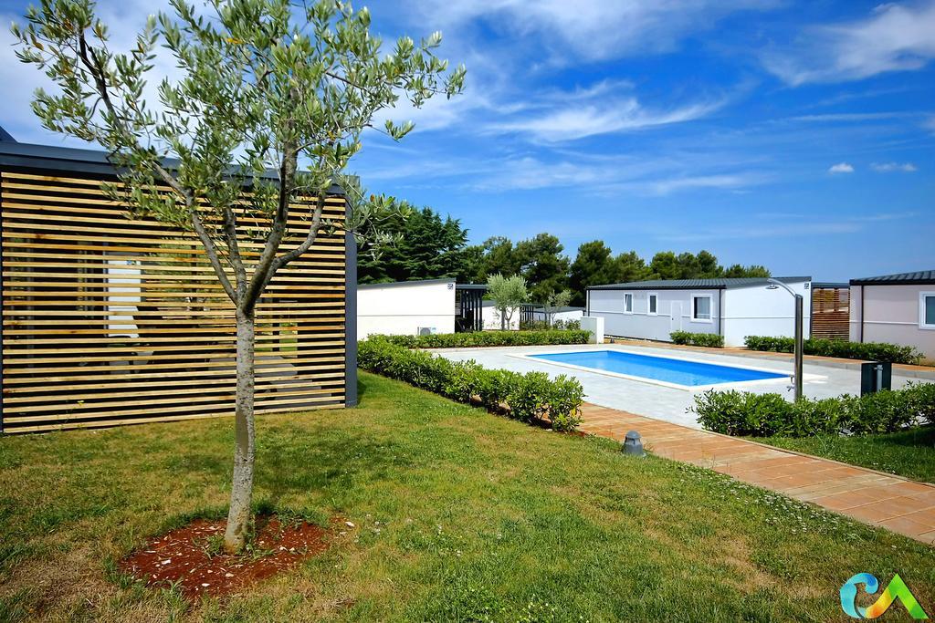 Camping Adria Mobile Homes In Camping Kastanija Novigrad  Luaran gambar