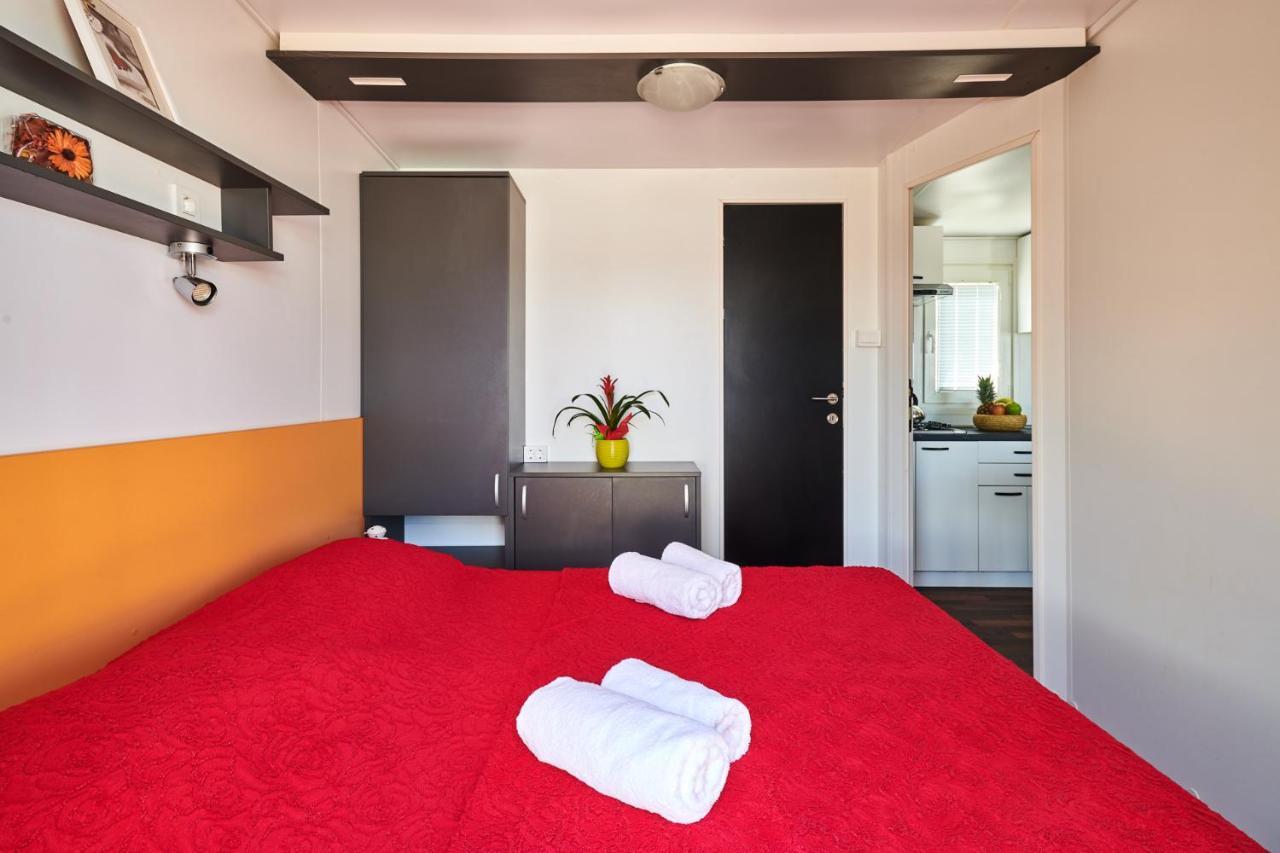 Camping Adria Mobile Homes In Camping Kastanija Novigrad  Luaran gambar
